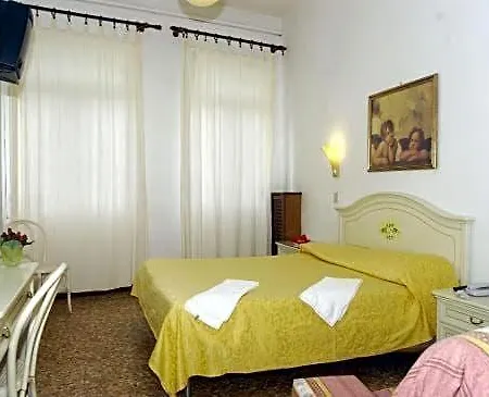 Airone Hotel 2*
